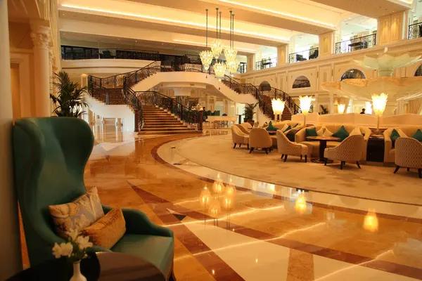 How Guest Feedback in Westgate Resorts Reviews Shapes Future Trips